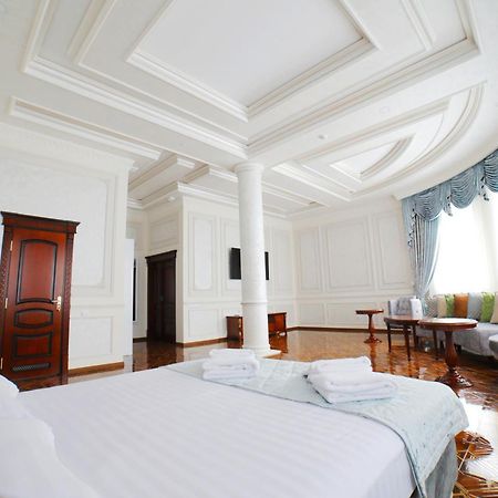 Bravolyuks Hotel Ургенч Экстерьер фото