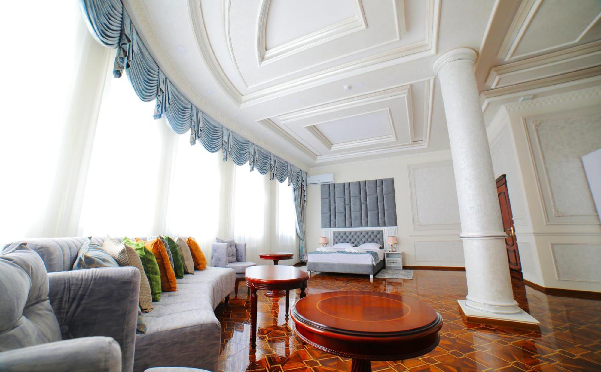 Bravolyuks Hotel Ургенч Экстерьер фото