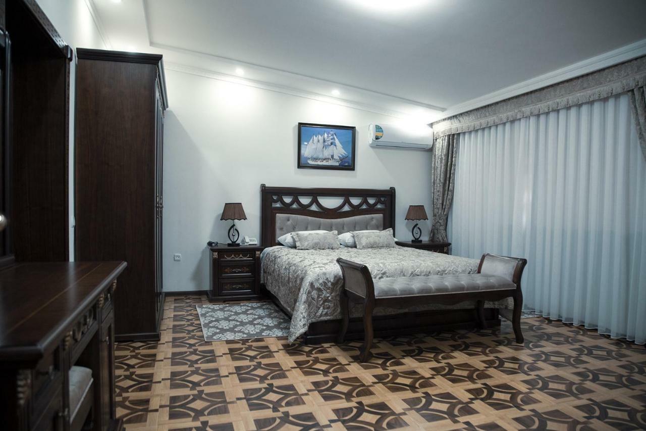 Bravolyuks Hotel Ургенч Экстерьер фото