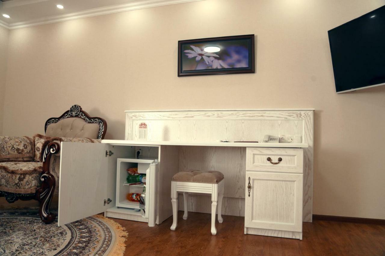 Bravolyuks Hotel Ургенч Экстерьер фото