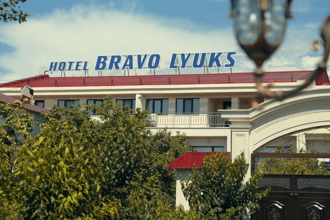 Bravolyuks Hotel Ургенч Экстерьер фото