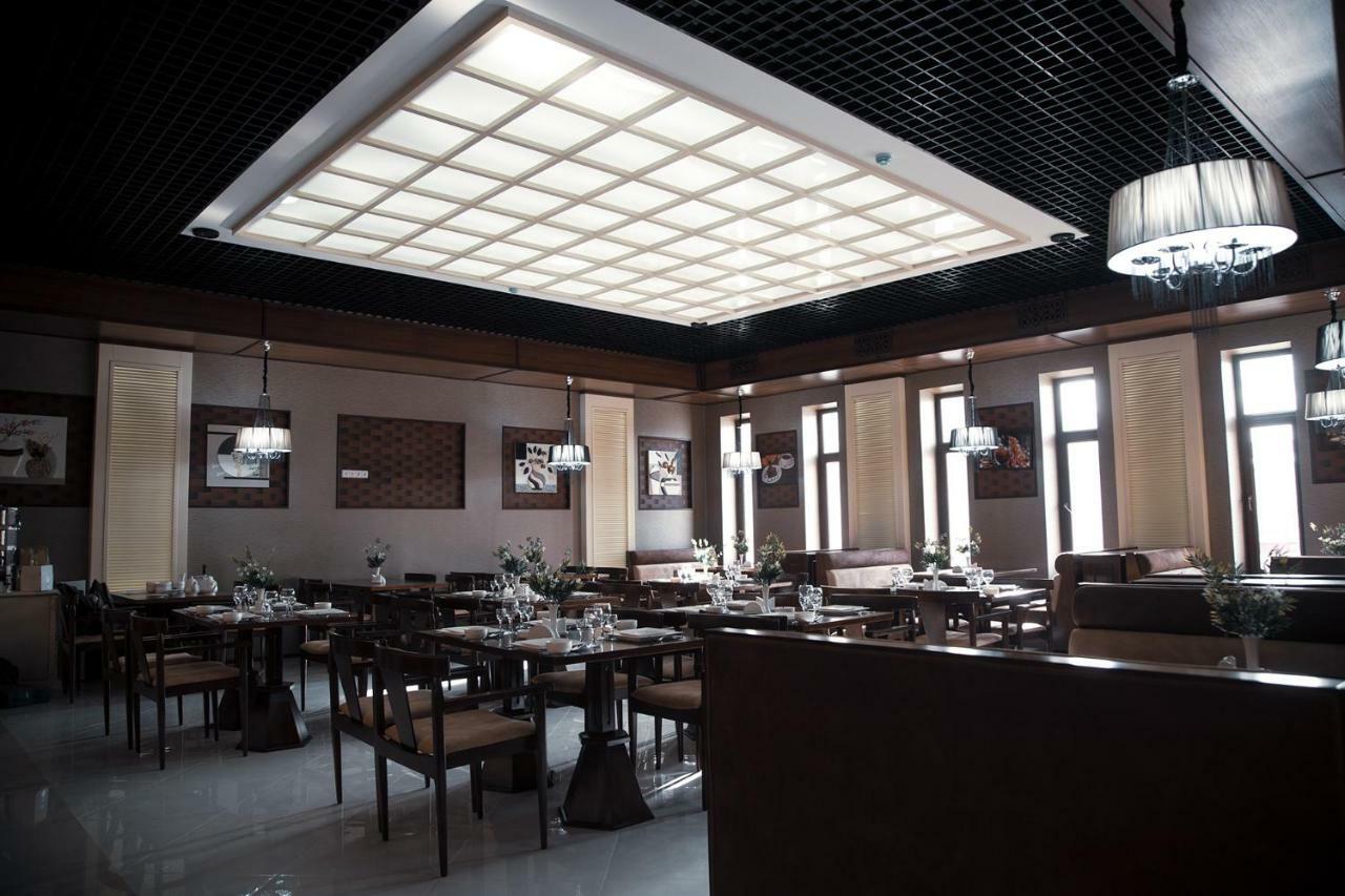 Bravolyuks Hotel Ургенч Экстерьер фото