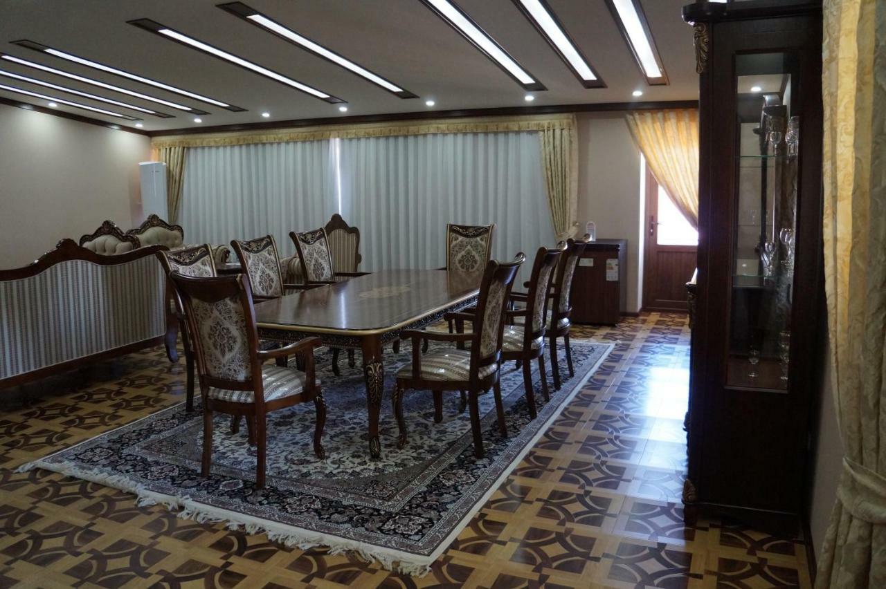 Bravolyuks Hotel Ургенч Экстерьер фото