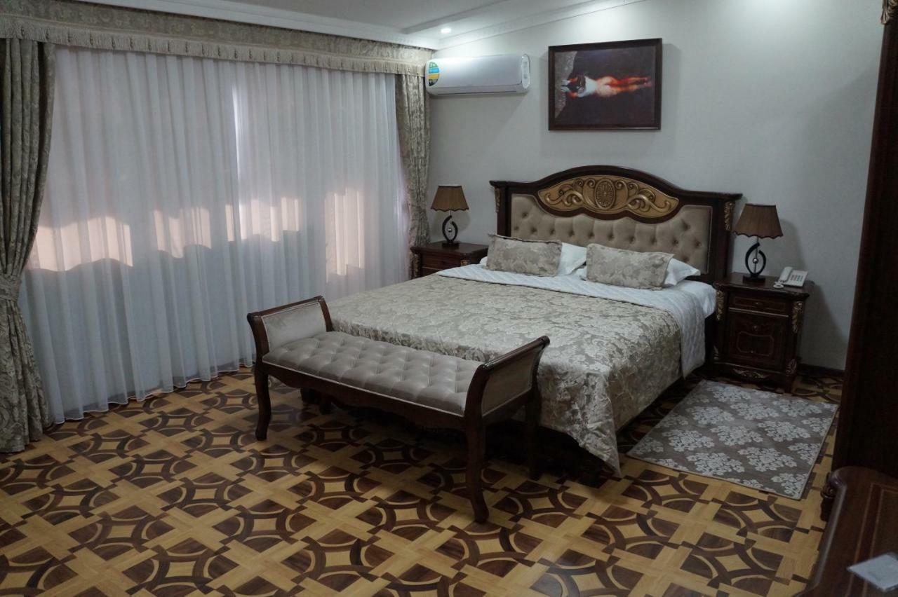 Bravolyuks Hotel Ургенч Экстерьер фото