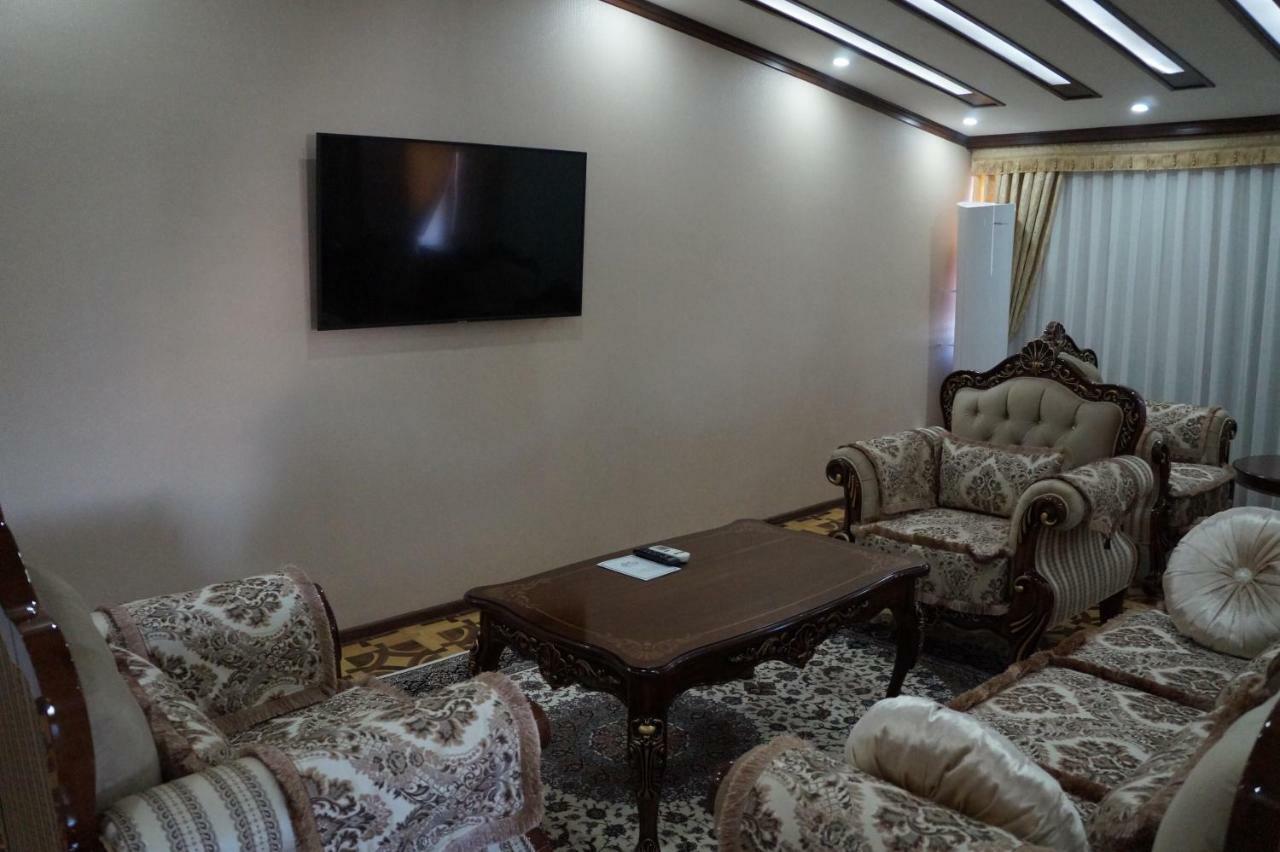 Bravolyuks Hotel Ургенч Экстерьер фото