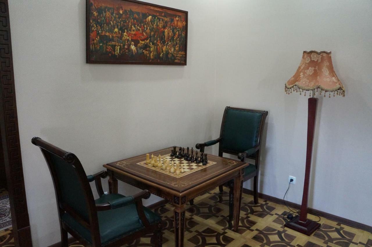 Bravolyuks Hotel Ургенч Экстерьер фото